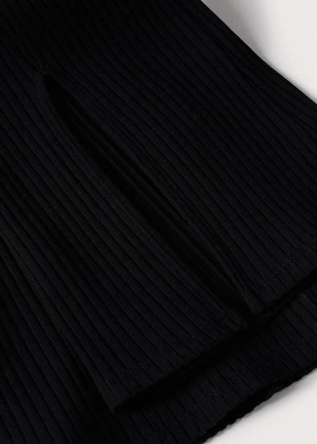 Pantalón Mango, diseño punto canalé aberturas