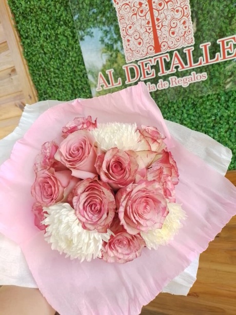 Ramo de 17 flores variadas