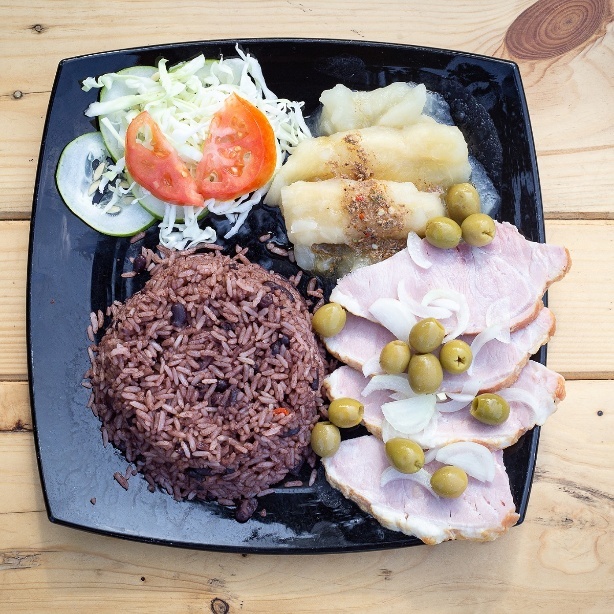 Lomo ahumado con aceitunas