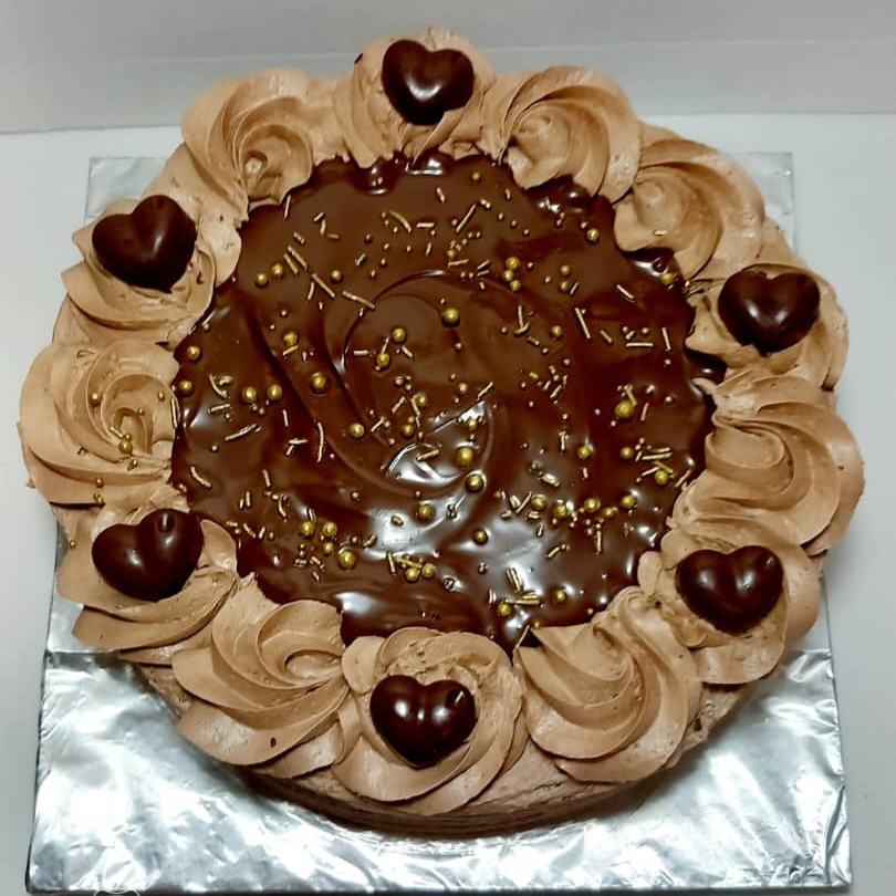 Cake de chocolate con nutella y fideos de chocolate