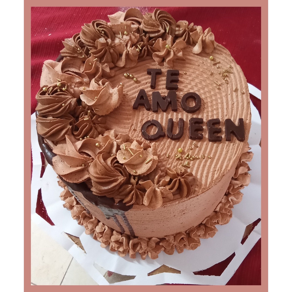 Cake de mousse y bombones