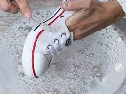 Lavado de zapatos (u)