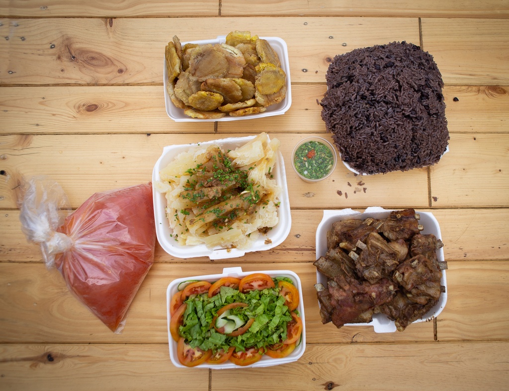 Combo de Costilla de Cerdo Asada 10-12 personas