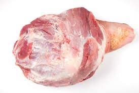 Paleta de cerdo con hueso y piel (13-15 Lb)